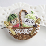 【スイカとメロンな2人】くま パンダ 刺繍ブローチ　6/10販売予定です🙇‍♀️