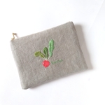 ラディッシュ 手刺繍 　ダブルファスナー　ペタンコポーチ