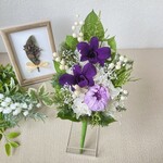 新色【花束 仏花】 輪菊とデンファレのプリザーブドフラワーお供え仏花　束タイプ　器なし（紫）　Mサイズ