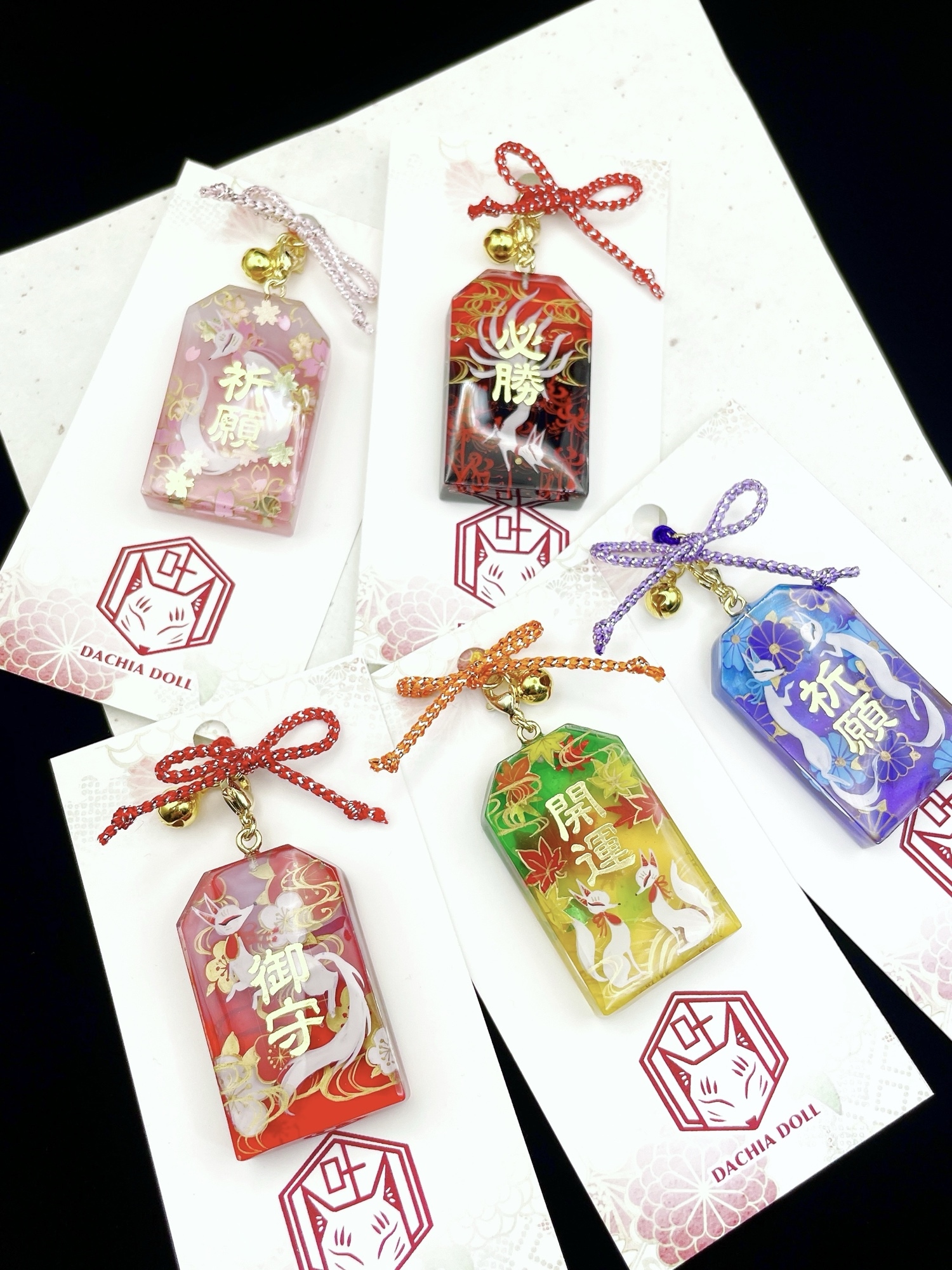 お狐様のクリアお守りストラップ - DACHIA DOLL'S GALLERY | minne