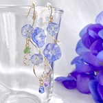 温度で色が変わる朝顔ピアス/イヤリング ٭❀* 揺れる大人可愛い・華奢で軽やか 上品 華やか 透明感 アシンメトリー