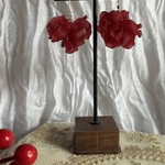 【KOHR handmade】揺れるボリュームフラワーピアス🌺　ローズレッドゴールド吹き付け