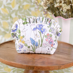 【フランス生地✳︎キルティング　fleurs et lapins】フリルボックスポーチ(M)化粧ポーチ　薬ポーチ　アクセサリーポーチ