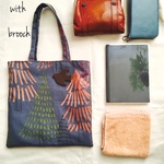 送料込み＊木々と鳥＊ミニ手さげ鳥ブローチ付き(ネイビー)1点のみ