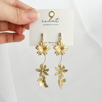 " trois " ブライダルアクセサリー　結婚式　お呼ばれアクセサリー　ブライダルピアス　フラワー　花　ゴールド　大ぶり　ウェディング　ドレス