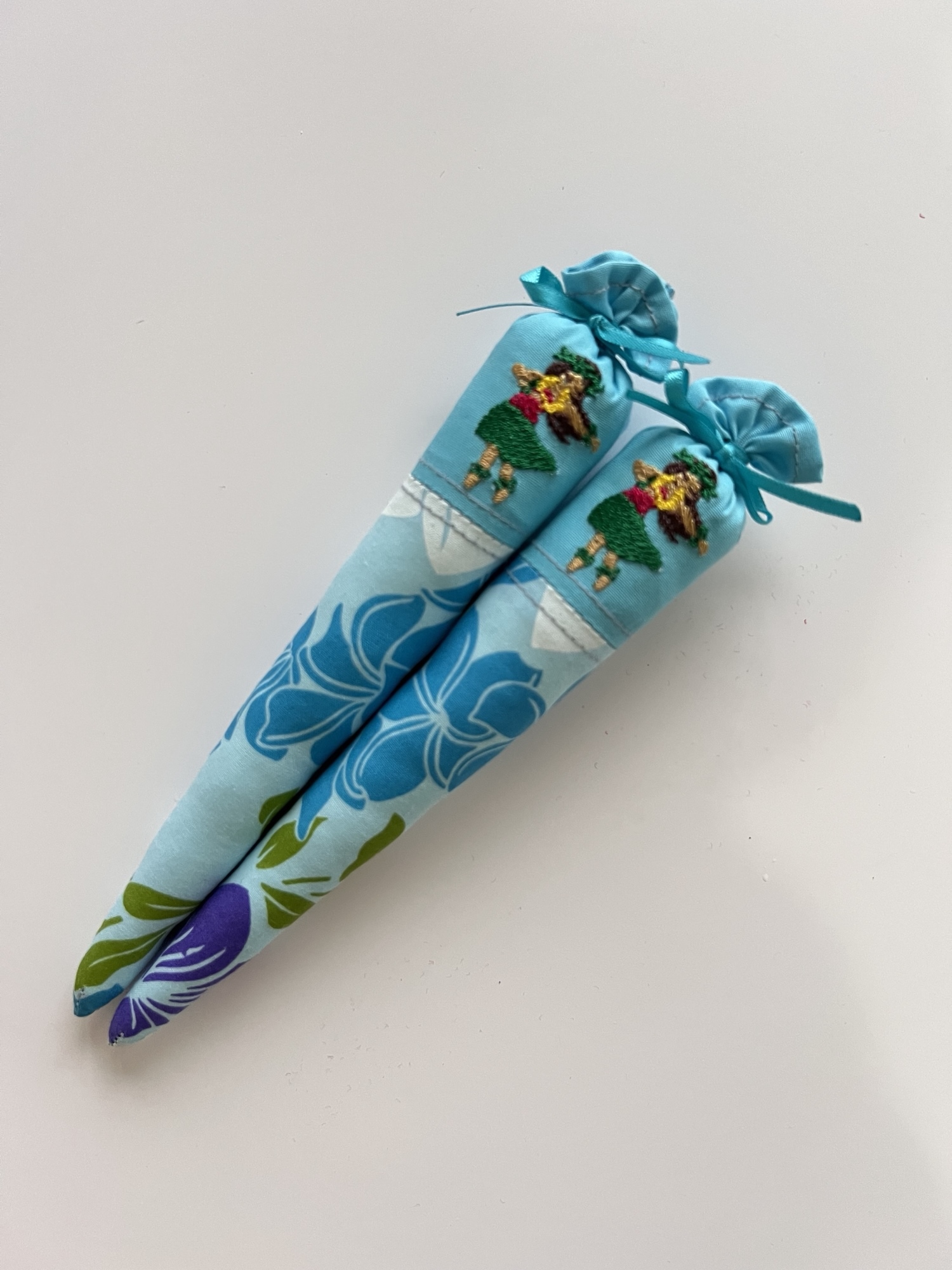確認用　　可愛いフラガール刺しゅうのプイリキーパー　新品 可愛いフラガール刺しゅうのプイリキーパー - FORESTMADE'S
