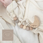 アースカラー×月　おしゃぶりホルダー　トイホルダー　歯固めクリップ　出産祝い　名入れアイテム