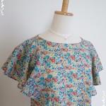 SALE リバティプリント☆ラッフル袖ブラウス　dora
