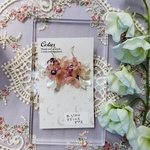 ピンクと白いお花の花束　花束アクセサリー　花　枯れない花　花束　ピンク　ホワイト　ピアス　イヤリング