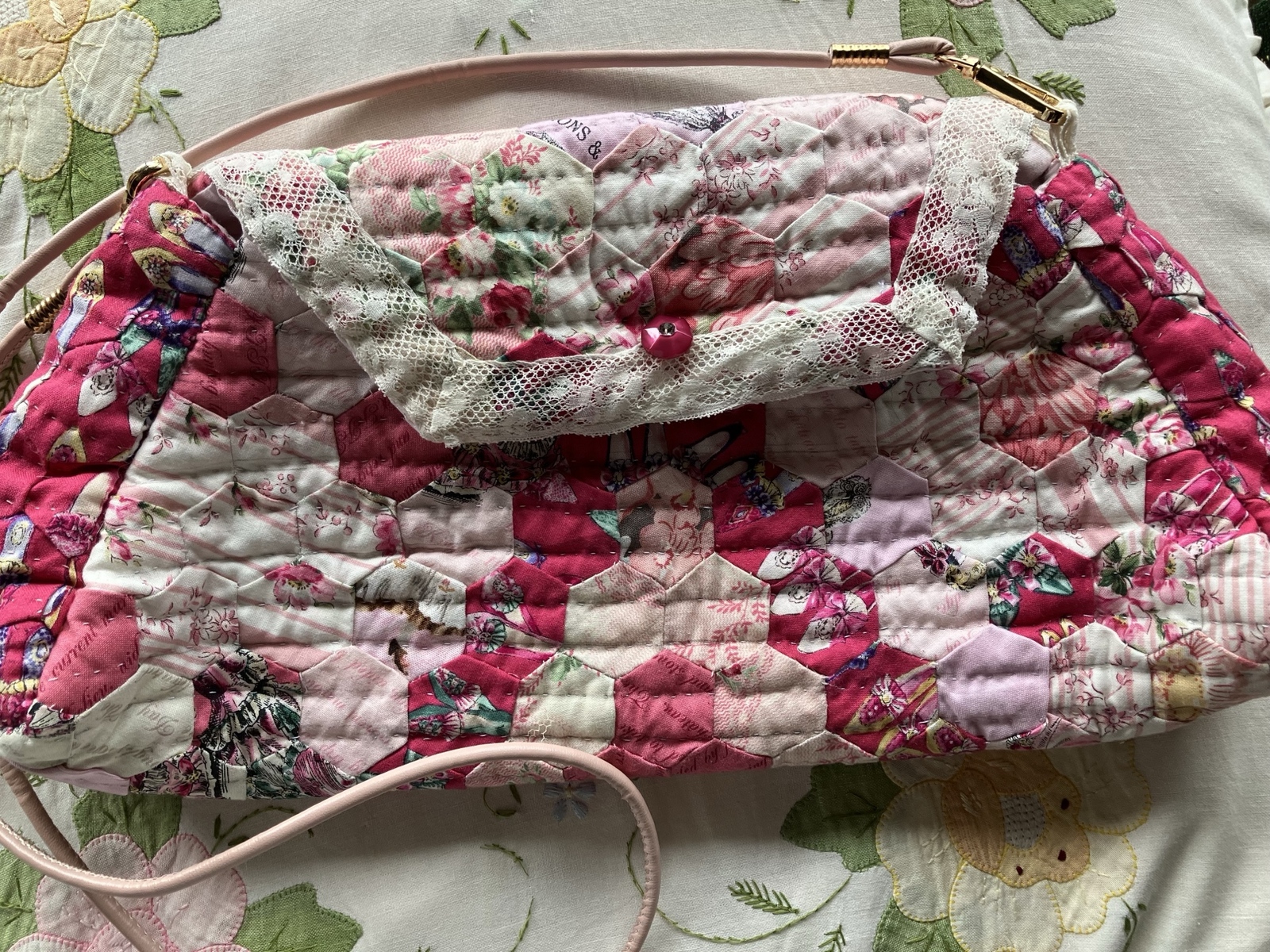 ヴィクトリアン 貴婦人レース刺繍💕可愛い小さめパッチワーク