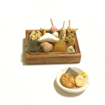 『みんなでワイワイおでんパーティー♪④』■おでん鍋・皿に取り分けたおでん■ミニチュアフード ２個セット
