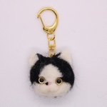 愛猫キーホルダー　ハチワレ