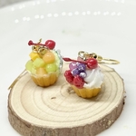 ミニチュア　苺とメロンのミニフルーツタルトピアス