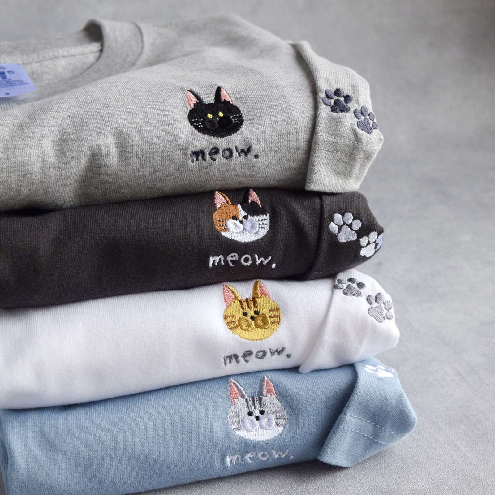 選べる猫29種！ワンポイント猫刺繍Tシャツ 名入れ可【選べる4色】親子