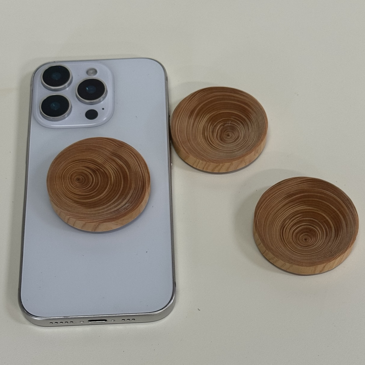 iPhone12ウッドレジンケース　神代ケヤキ、トチの木 iPhone12ウッドレジンケース 神代ケヤキ、トチの木 iPhone 12