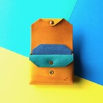 【お急ぎOK】お札を折らないカピバラのコンパクト財布　イエロー×ターコイズ×ブルー