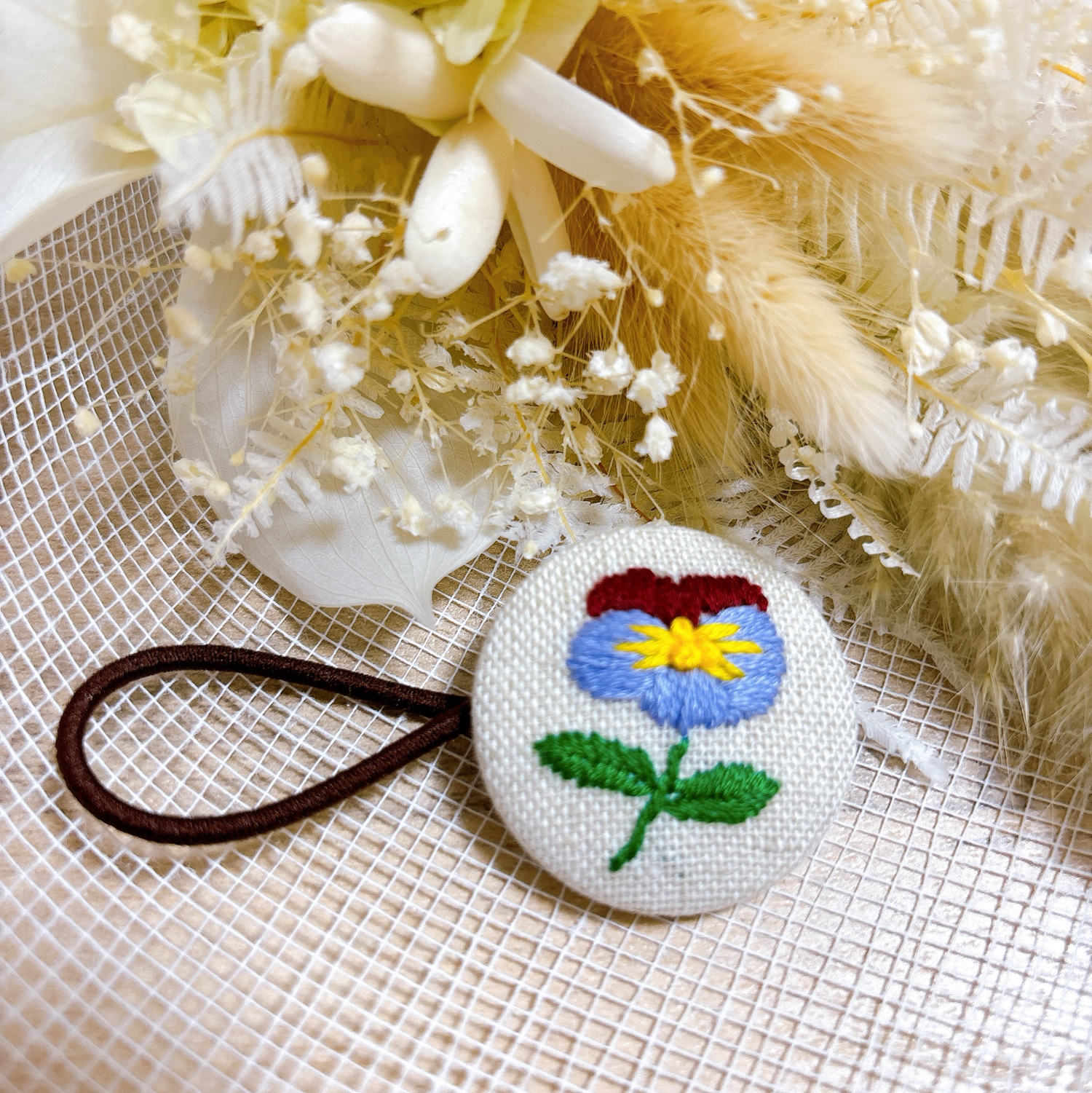 5センチパッチンピン♡パンジー刺繍♡ハンドメイド