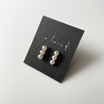 小さな3粒パールピアス・樹脂ピアス・イヤリング