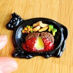 【再販】牛型鉄板チーズインハンバーグのミニチュア(1/6サイズ)