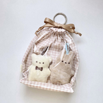 【ピンク】前面クリアぬい巾着｜ポーチ ちびぬい はぴぬい  15cmぬい ぬいぐるみ ぬいポーチ 巾着袋 リボン コスメポーチ クリア くすみカラー 透明 PVC カラビナ 推し活