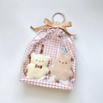 【Mラベンダー】前面クリアぬい巾着｜ポーチ ちびぬい はぴぬい  15cmぬい ぬいぐるみ ぬいポーチ 巾着袋 リボン コスメポーチ クリア くすみカラー 透明 PVC カラビナ 推し活