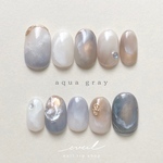 aqua gray ネイルチップ　つけ爪　ニュアンスネイル  成人式　振袖　ブライダル　前撮り　淡色 夏　青　水色　青緑　ブルー　グレー　奥行き　天然石　ぷっくり　ゴールド　ホワイト　ミラー
