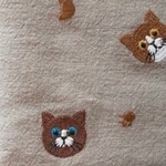 猫刺繍　コットンリネン　刺繍　ハギレ