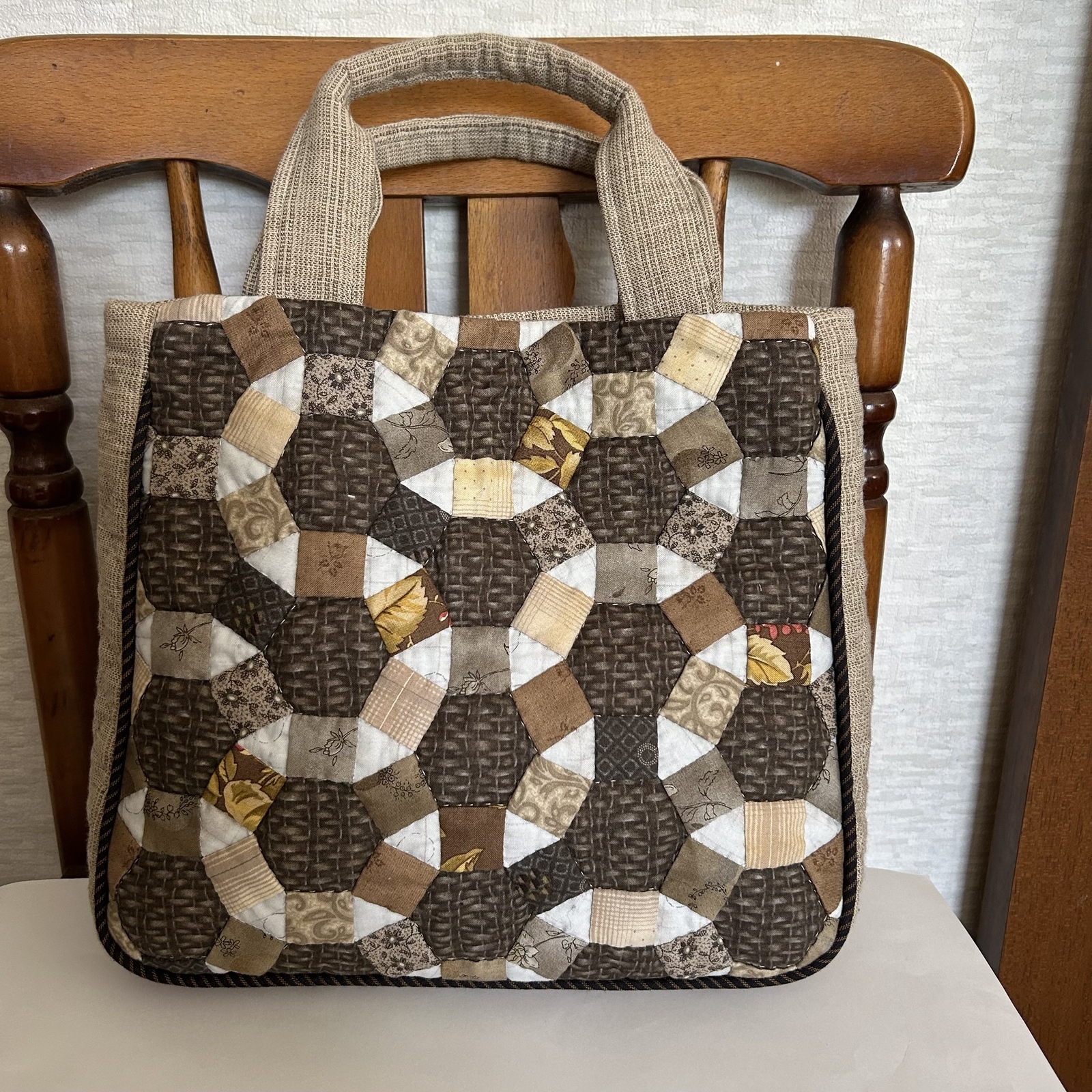 パッチワークキルト　バッグ　ハンドメイド 新品☆パッチワーク・キルト☆100%ハンドメイド パッチワーク
