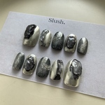 ブラックとシルバーの個性派マグネットネイル　ネイルチップ　夏ネイル