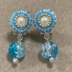 ビーズ刺繍とクラックビーズのキッズイヤリング