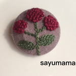 ☆刺繍☆くるみボタンのブローチ
