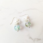 お花封入ビーズのピアス/イヤリング