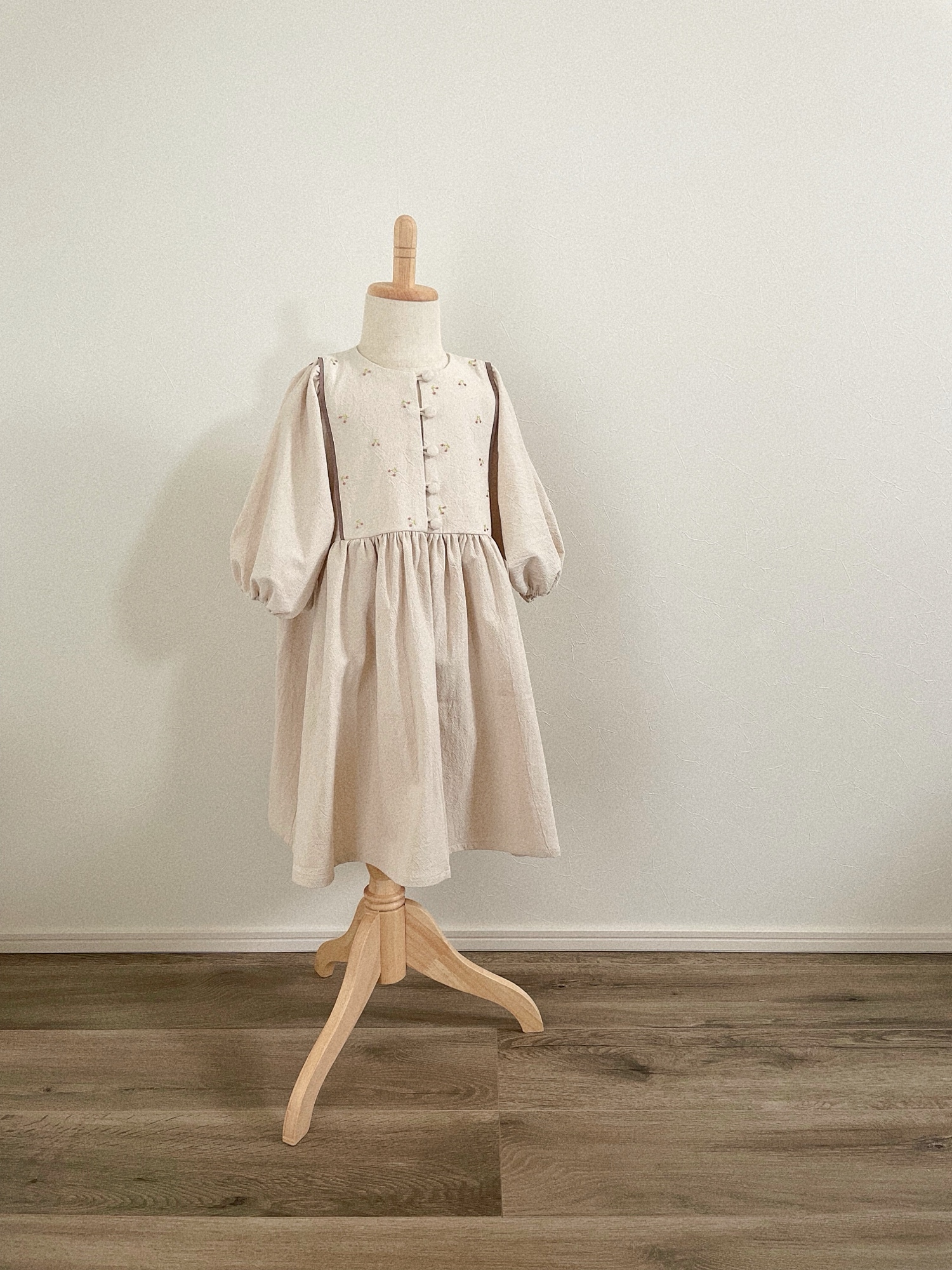 germer gallery くるみボタンのボリューム袖ブラウス︎ブラック germer gallery くるみボタンのボリューム袖ブラウス✳︎ブラック