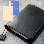 【手縫】ほぼ日手帳カズンA5用ブラック黒色本革手帳カバー（角花飾）２本しおり付き