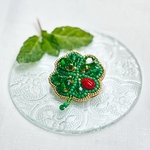 【Clover】刺繍ブローチ　四つ葉＆てんとう虫　幸せモチーフ刺繍ブローチ　
