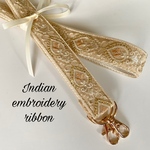 ♥preciousベージュのショルダーストラップ♥インド刺繍りぼん　携帯ストラップ　スマホストラップ　バッグストラップ　プレゼント　カメラ　スマホショルダー