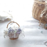 布花とふわふわ布飾り × バスケット～flower decoration rattan basket～ 𓇬スミレ𓇬