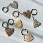 ビーズ刺繍ハートチャーム　バッグチャーム　キーホルダー　バックチャーム　キーリング