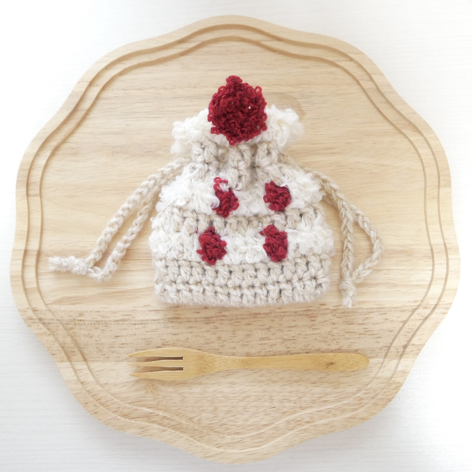 ハンドメイド ♡VaniKuru♡【172】編み物のいちご単品20個 ハンドメイド ♡VaniKuru♡【172】編み物のいちご単品20個
