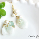white leafのアシンメトリーピアス