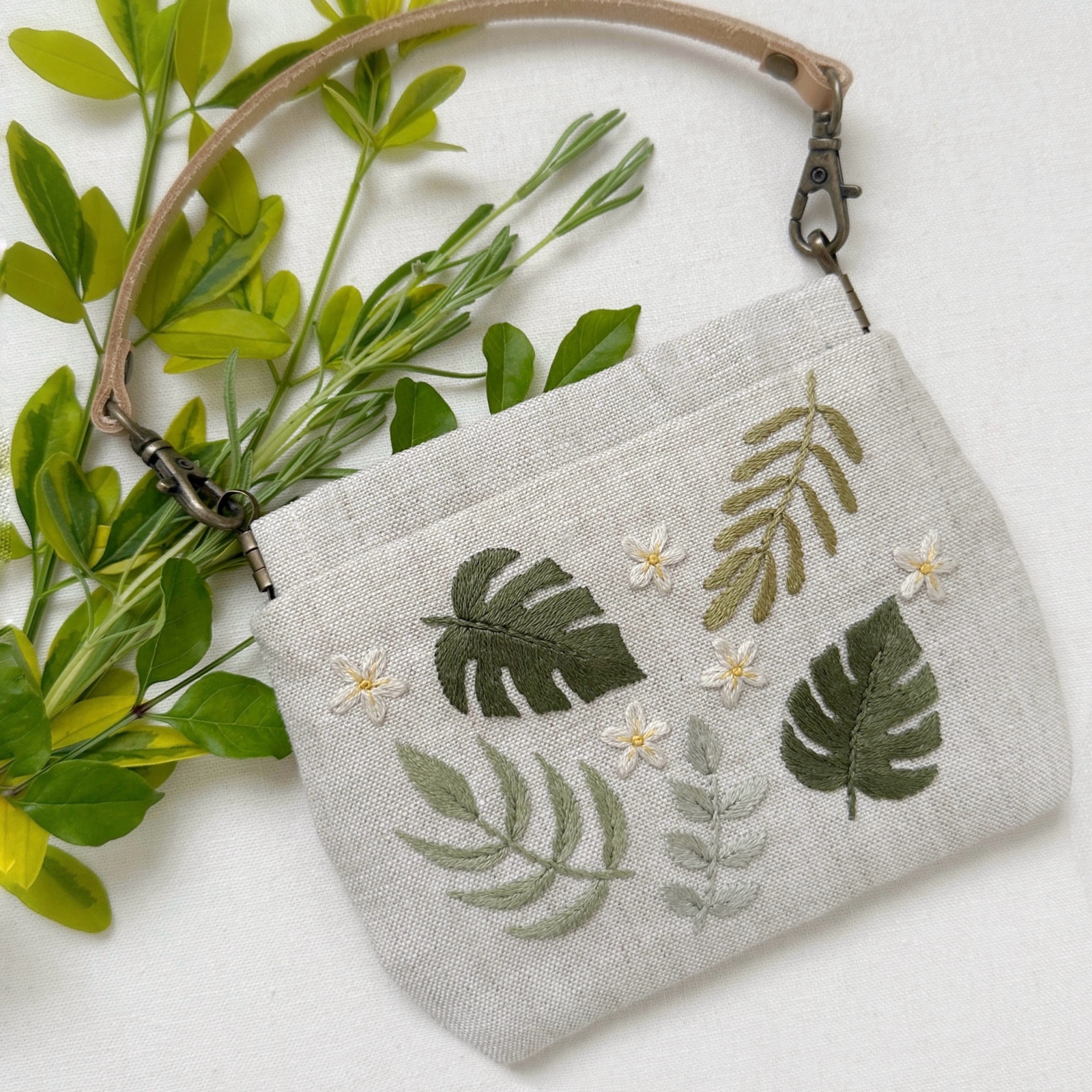 【専用】ハンドメイド　刺繍フレーム 専用】ハンドメイド 刺繍フレーム