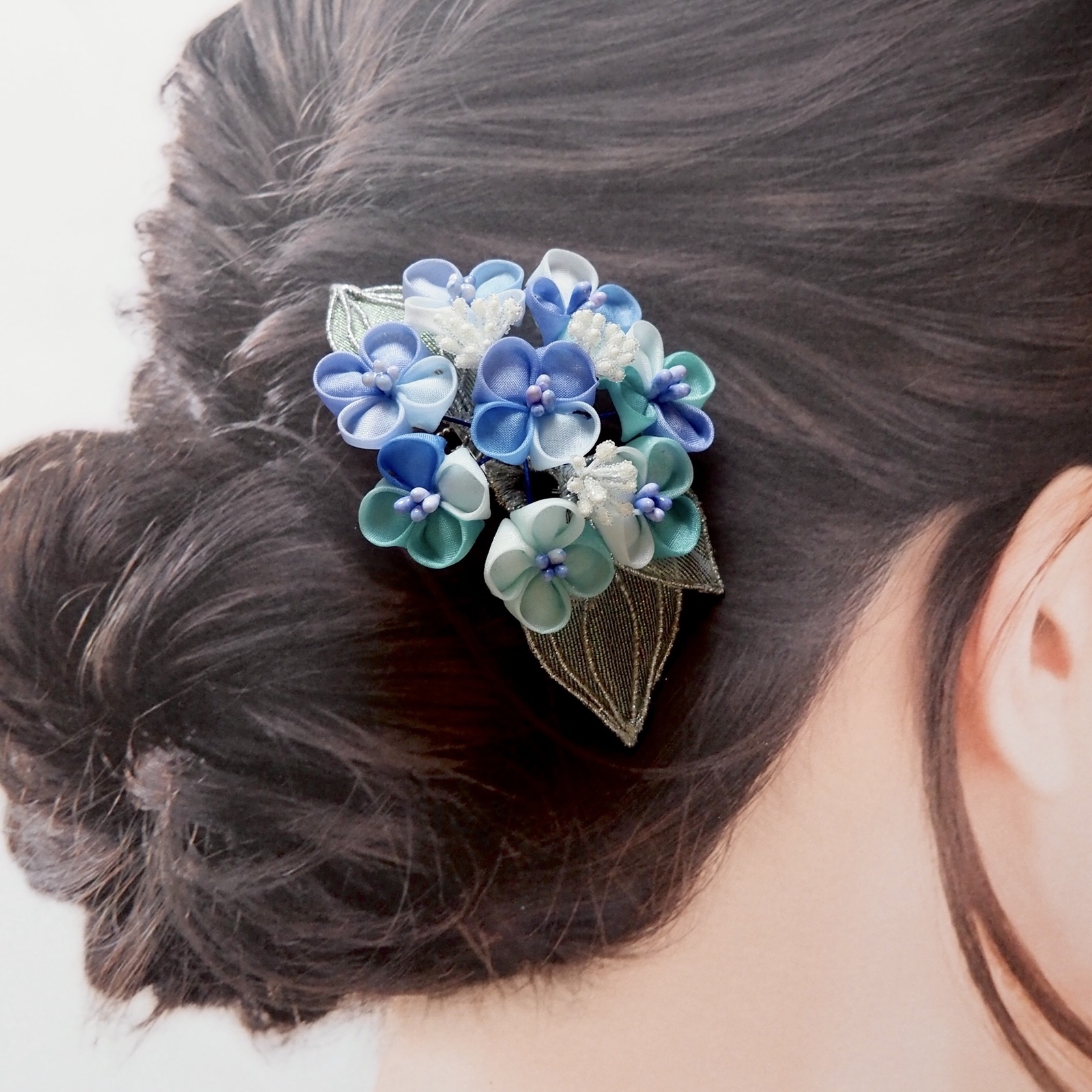つまみ細工雨上がりの紫陽花ヘアコーム 青~紫グラデ