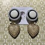 サージカルステンレスピアス♦️ パール vintageフラワー ハート ビーズ刺繍 アクセサリー 白 ホワイト ウェディングドレス ドレスアップ パーティ 衣装 ベリーダンス アンティーク レトロ