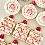 イチゴのミルフィーユ/ブローチ