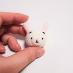 アクレーヌ製　 まゆ ウサギ 携帯クリーナーストラップ　※受注製作