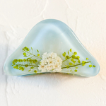 かすみ草とソリダコの水色ミニバンスクリップ/ハーフアップ向け/上品/清楚/ヘアクリップ/レジン/入学式・卒業式にも/フォーマル/オケージョン