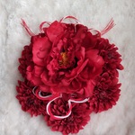 造花髪飾り　赤ダリア　ピオニー　紅白結び