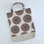 裏地付き⭐A4サイズ☆手提げバッグ(ドットフラワー)