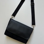 帆布とレザーのシンプルショルダー◇Black