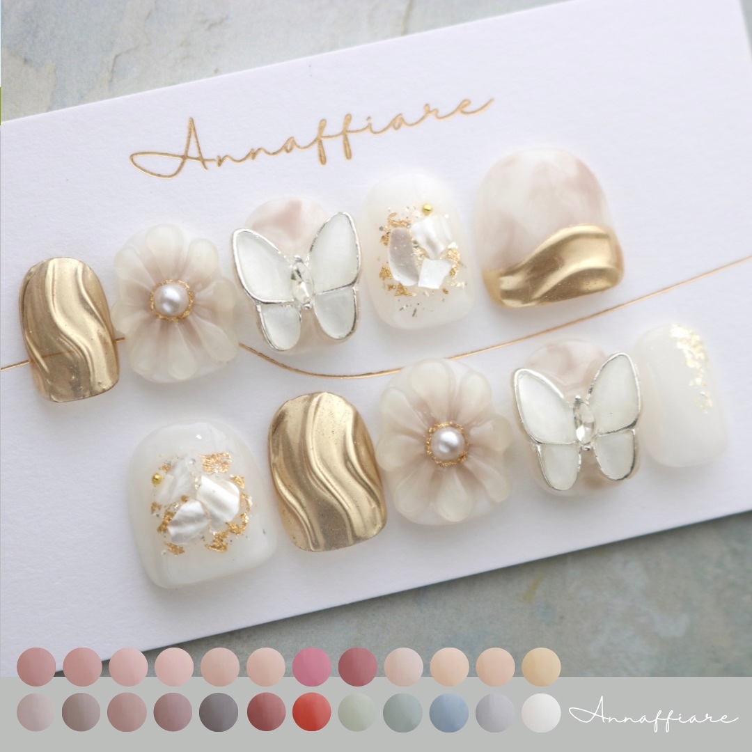 乳白色の蝶々ネイルチップ（ぷっくりフラワー）　/Annaffiare    マムシ爪　成人式　振袖　和装　結婚式